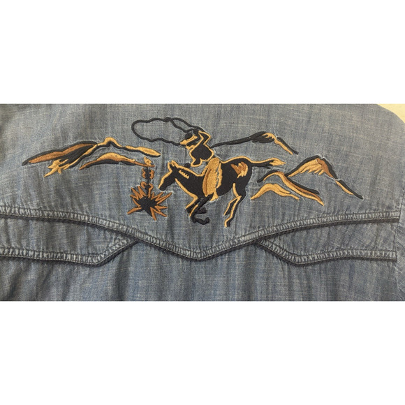 Ariat Denim Western Shirt Women’s XL Embroidered Cowgirl Back Rodeo Ranch - Picture 4 of 9